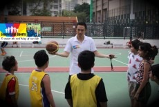 Leadership Sports HK learning basketball